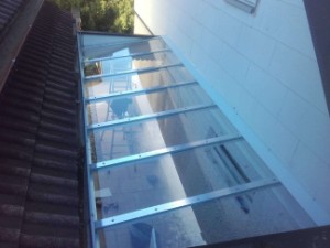 Überdachung mit Plexiglas
